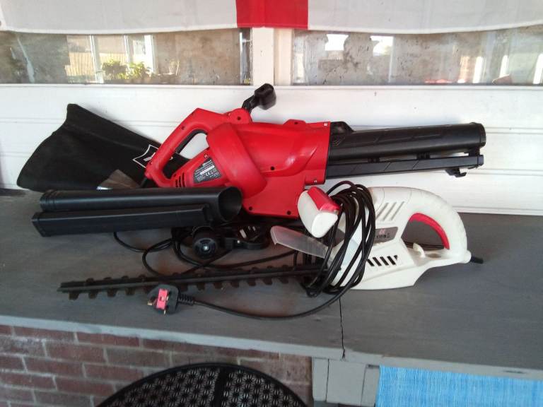 240v mains Einhell leafblower.used twice.Cannock area close to malt at Ladywood pub and M6 J11.