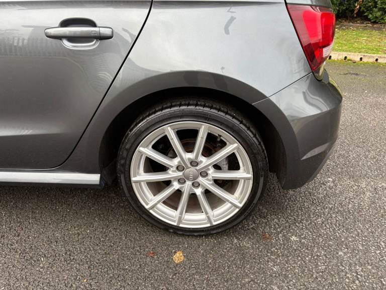 Audi, A1, Hatchback, 2015, Semi-Auto, 1395 (cc), 5 doors