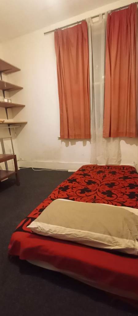 Spacious & Cosy double room for rent TN1 1LJ