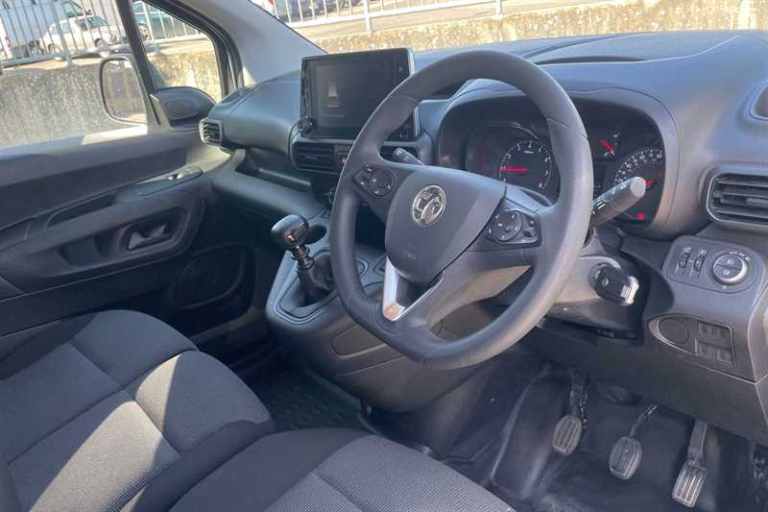 2022 Vauxhall Combo 1.5 Turbo D 2000 Sportive Panel Van 5dr Diesel Manual L1 H1 Euro 6 (100 ps) P...