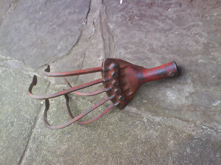 cultivator rake. granddads 5 prongs tines.vintage rake for your veg patches.head only place on shaft