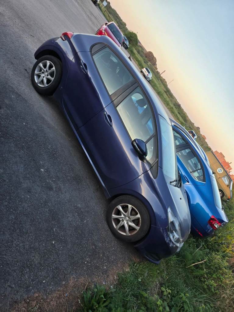 Peugeot, 208, Hatchback, 2016, Manual, 1199 (cc), 5 doors