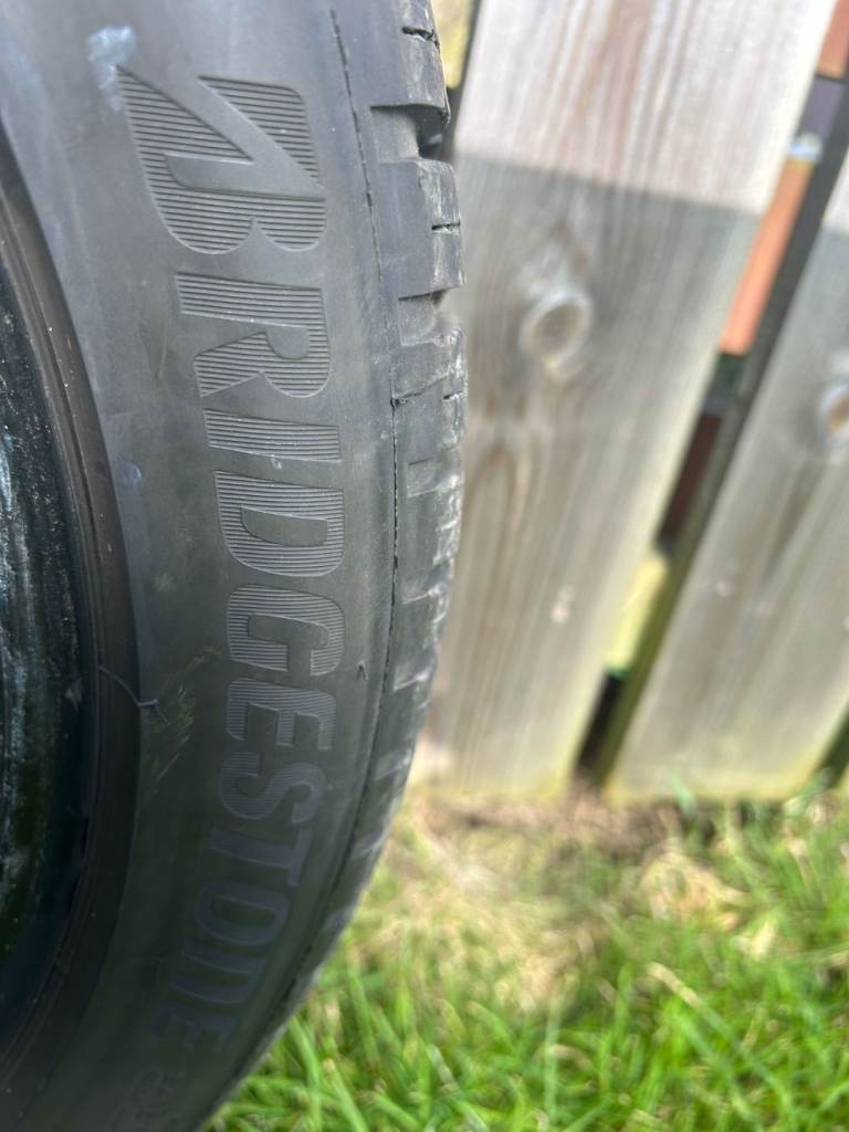 2x 255/40 R19 Bridgestone All Season Tyres 0005