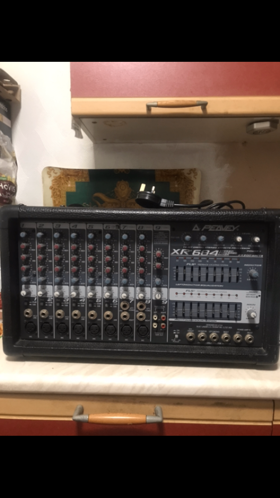 Peavey XR 684 Powered Mixer - Good Condition