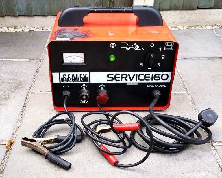 Sealey Heavy Duty 12v/24v 50A Car & Truck Battery Charger / Battery Booster