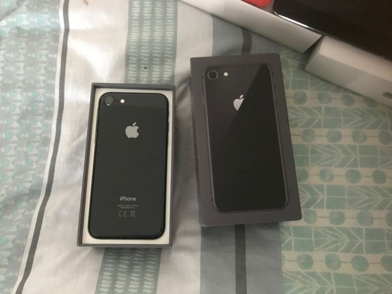 APPLE IPHONE 8 64GB UNLOCKED EXCELLENT CONDITION 