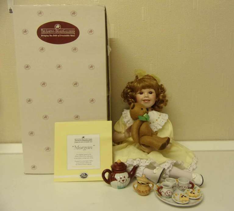 Ashton Drake Morgan please come to tea porcelain doll 2002 RARE!!