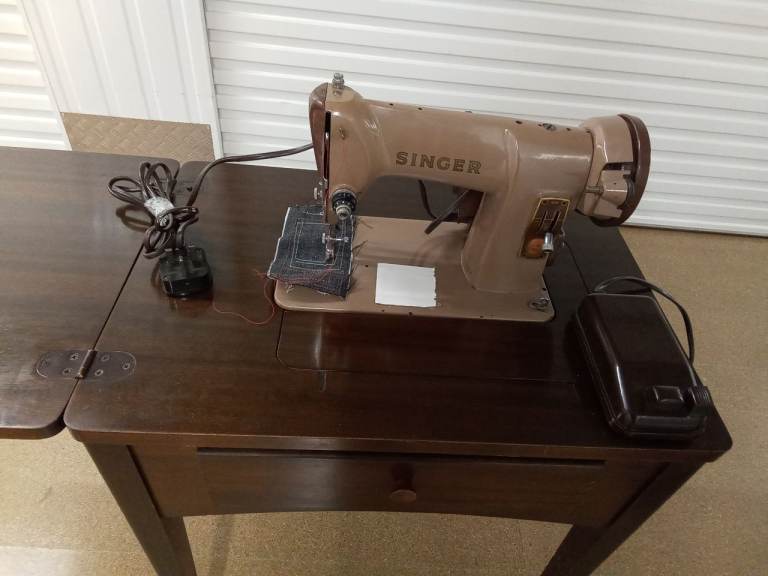 185K Singer Sewing machine with the cabinet