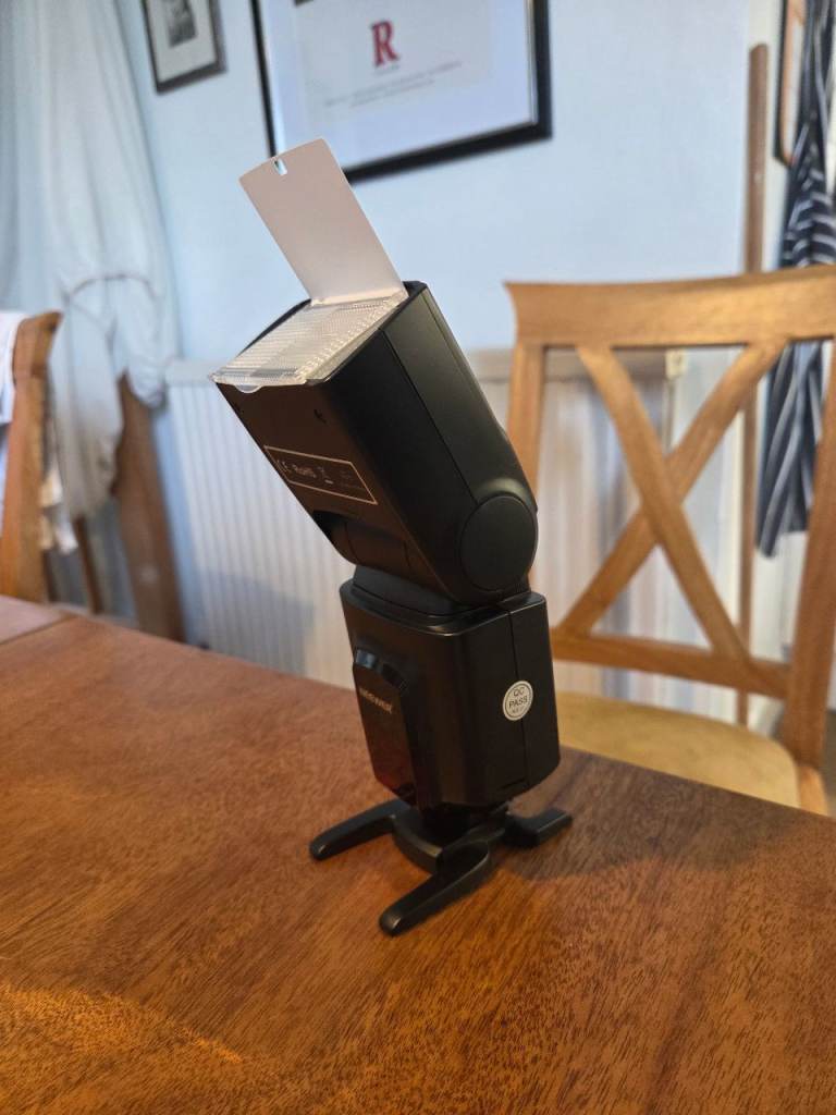 Neewer TT560 Speedlite Flashgun – Good Working Condition