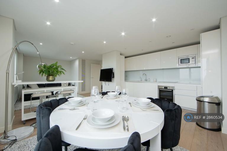 3 bedroom flat in Merchant Square East, London, W2 (3 bed) (#2860534)