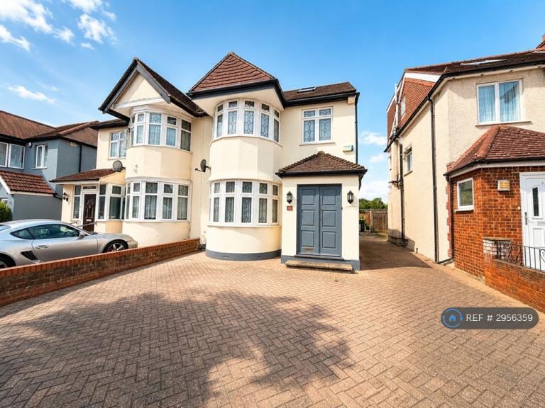 3 bedroom house in Kingshill Drive, Harrow, HA3 (3 bed) (#2956359)