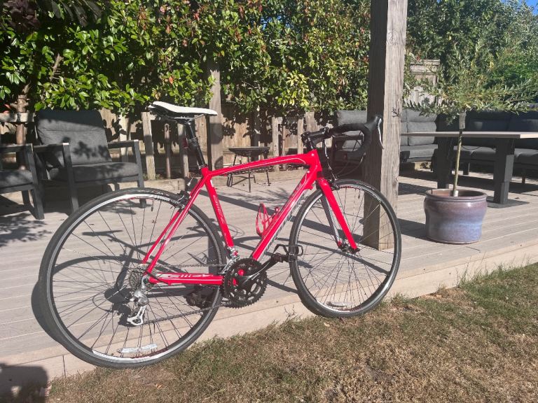 Specialized Allez Road Bike (Size M) – Red, Good Condition