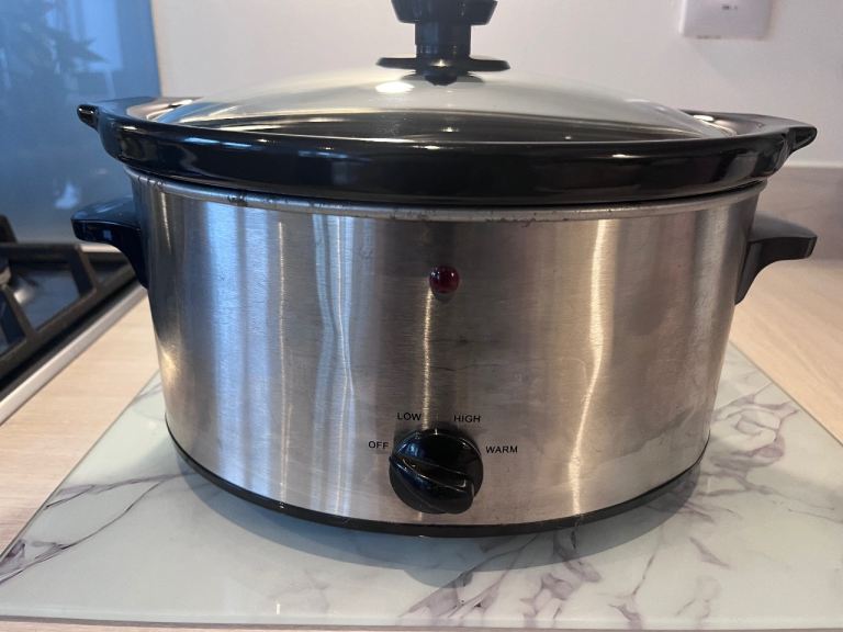 Slow cooker £10