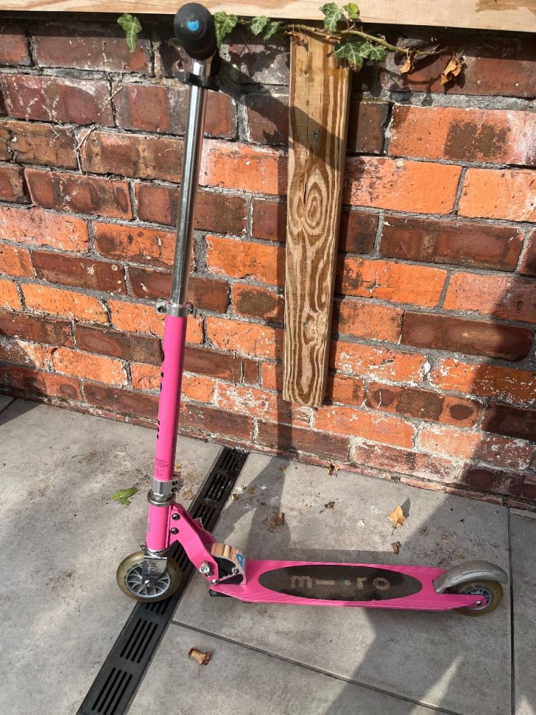 Micro Scooter Pink – Good Condition, Ready to Ride