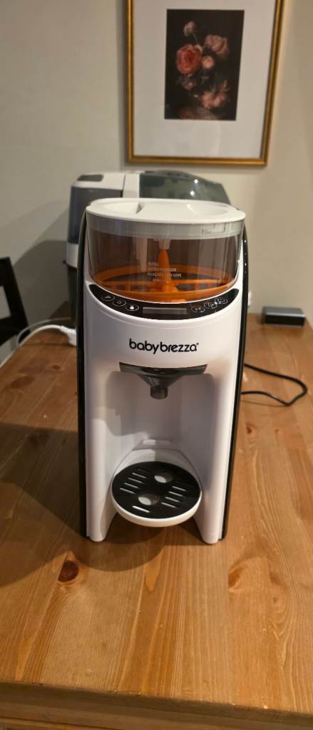Baby Brezza Formula Pro Advanced - Like New - Poplar E14