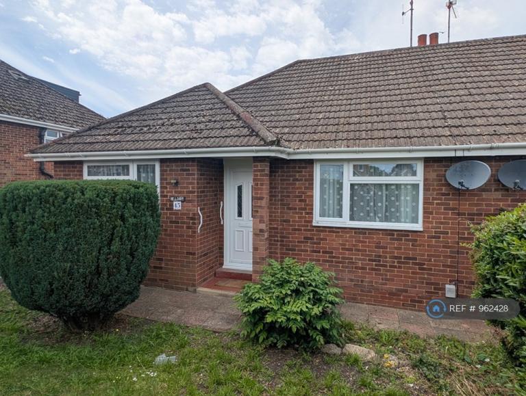 2 bedroom house in The St, Swindon, SN25 (2 bed) (#962428)