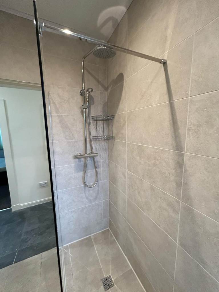 Double bedroom for  rent bills included 