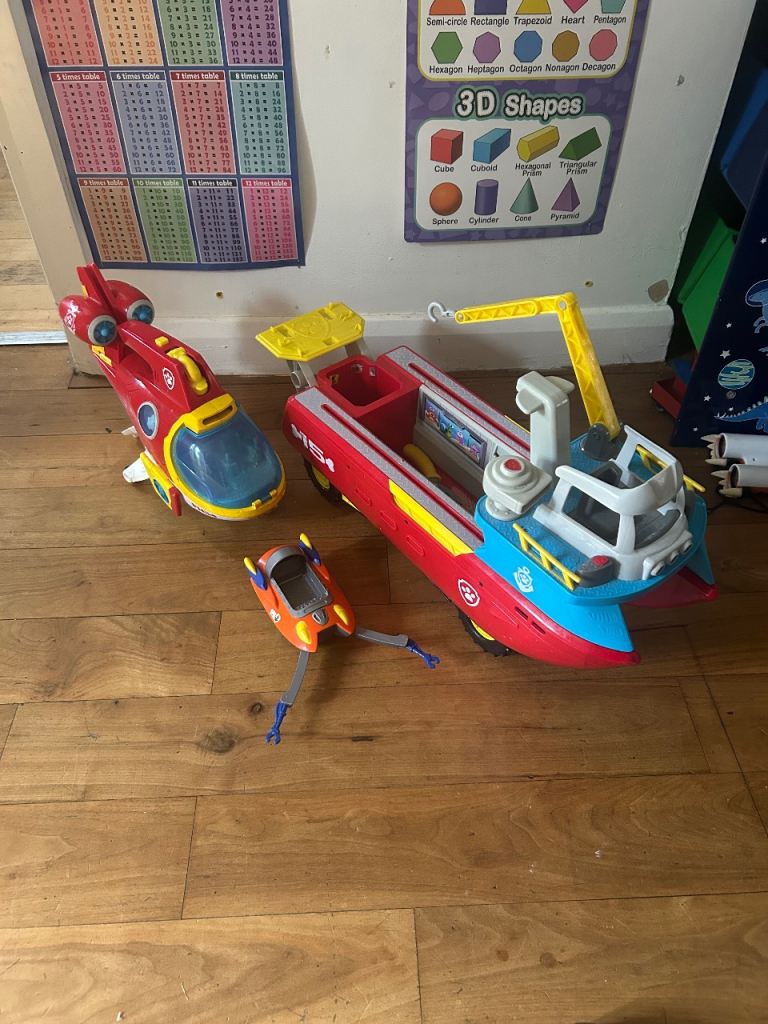 Paw patrol sea patroller and sub marine 