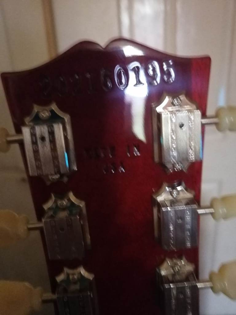 Guitar gibsonHeadstock with Tuners – Red, Good Condition