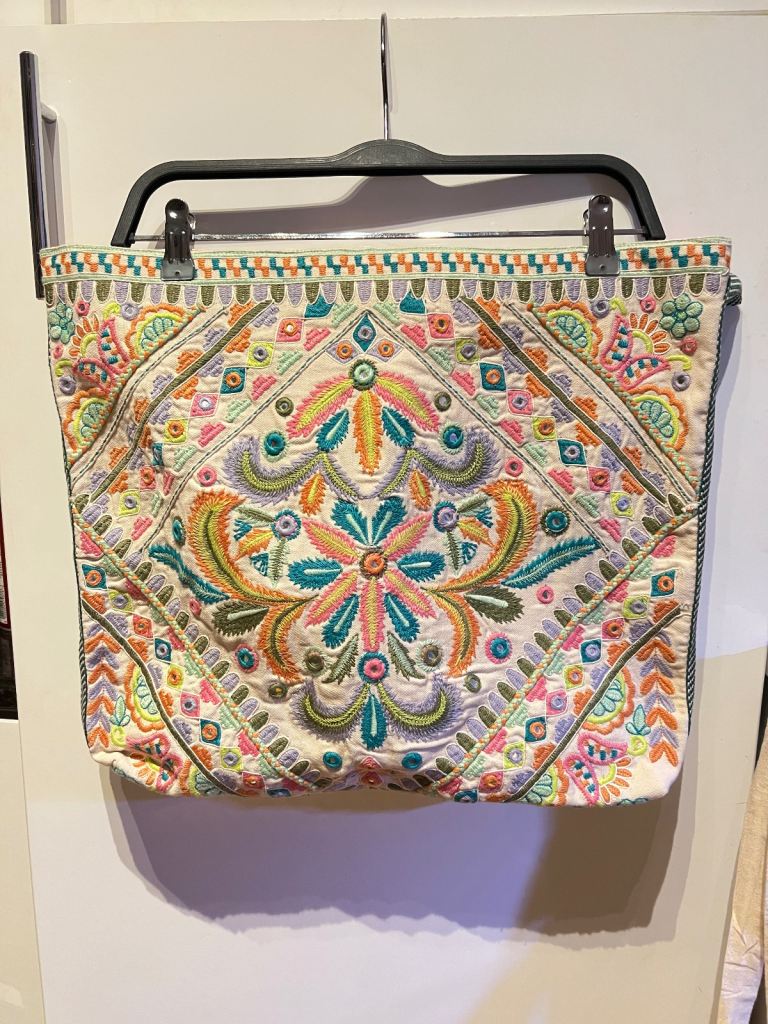 Accessorize Bag - like new 