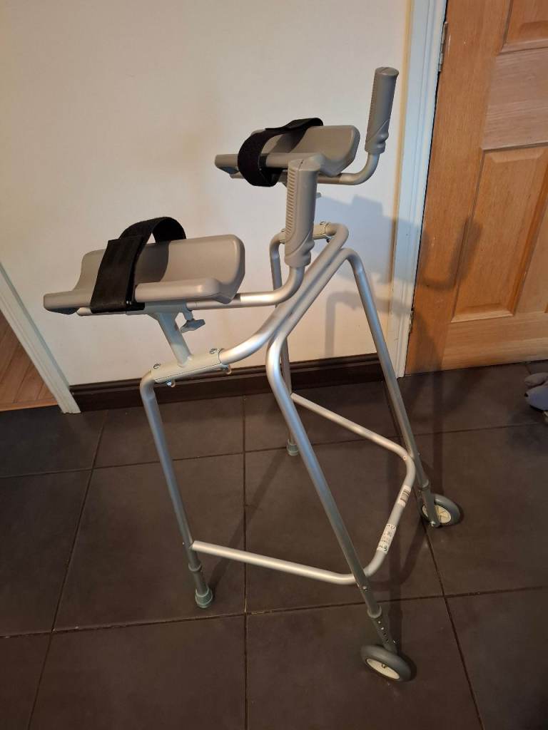 Walking aid frame with forearm support. 