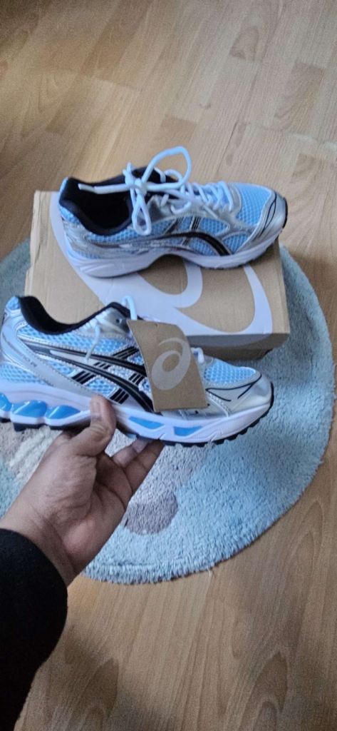 ASICS gel Kayano 14 artic blue size 6