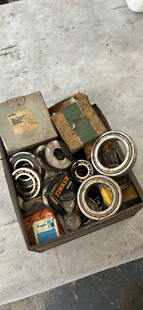Mixed box of bearings