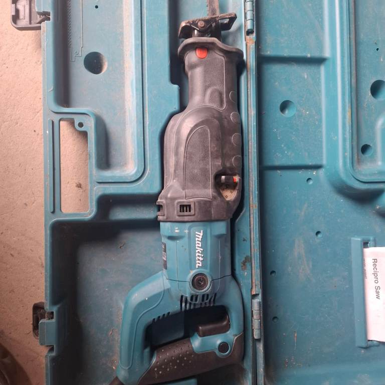 Reciprocating Saw Makita 110v