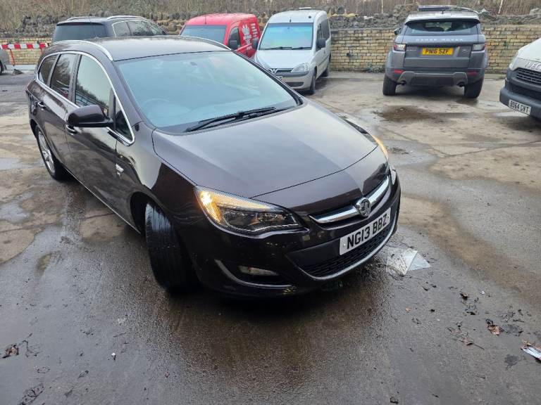 Vauxhall, ASTRA, Estate, 2013, Manual, 1956 (cc), 5 doors