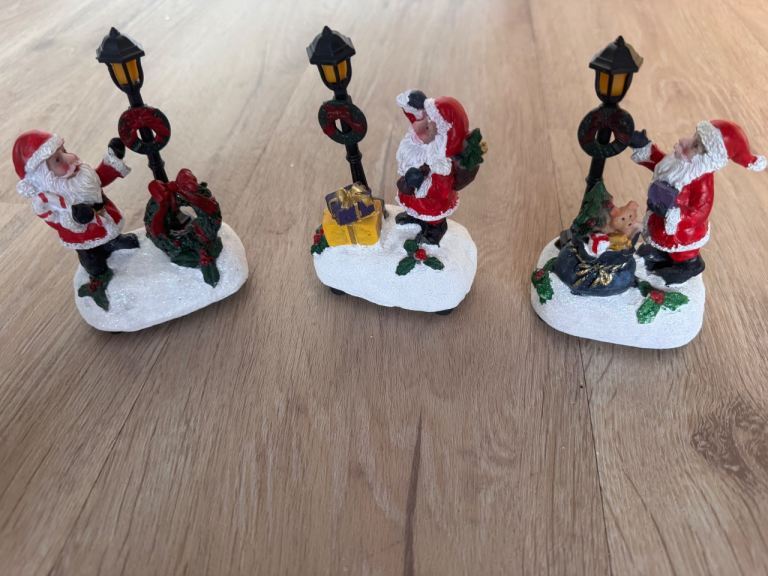 Set of 3 Santa Christmas Decorations with Street Lamps
