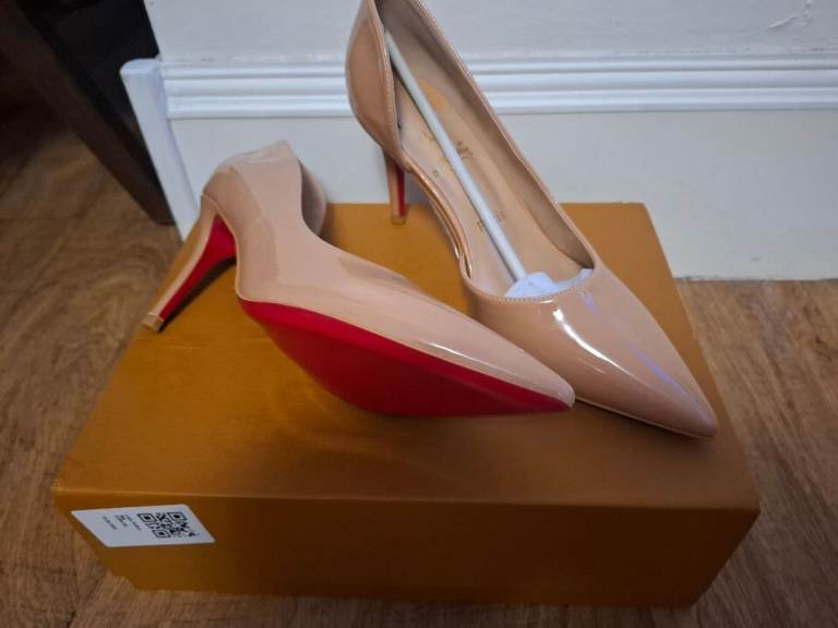 Ladies shoes