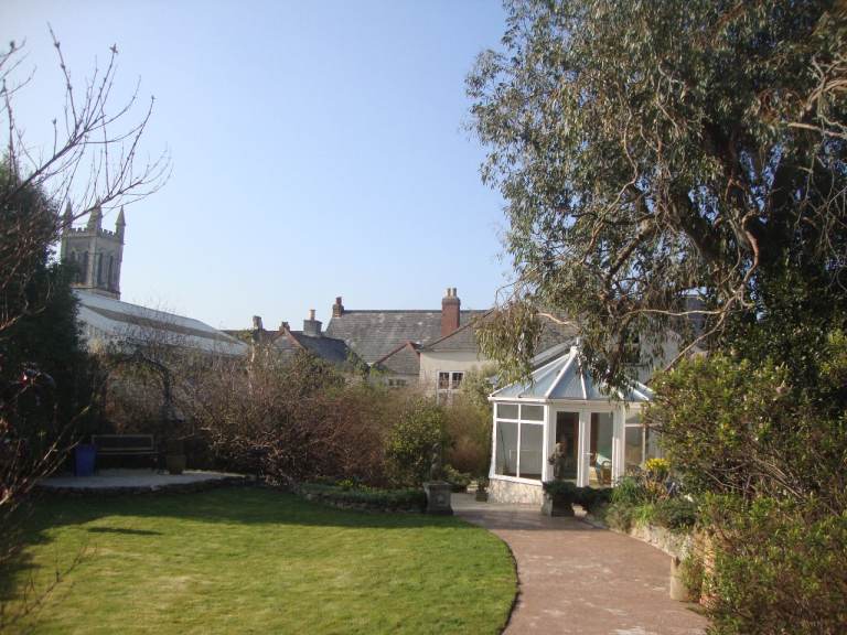 Delightful two bedroom cottage in central Honiton
