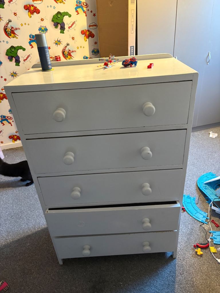 Grey Wooden Chest of 5 Drawers – Good Condition