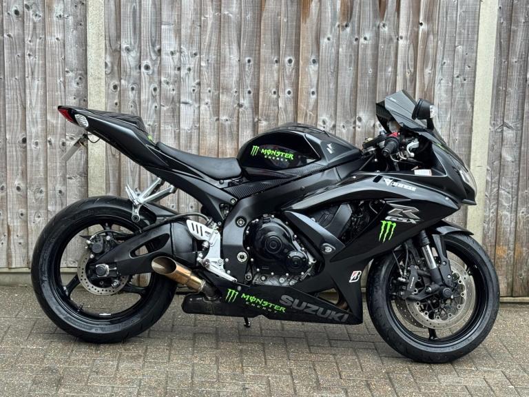 SUZUKI GSXR 750 K8 2009 (09) SUPER SPORT + 6,800 MILES + FULL SERVICE HISTORY