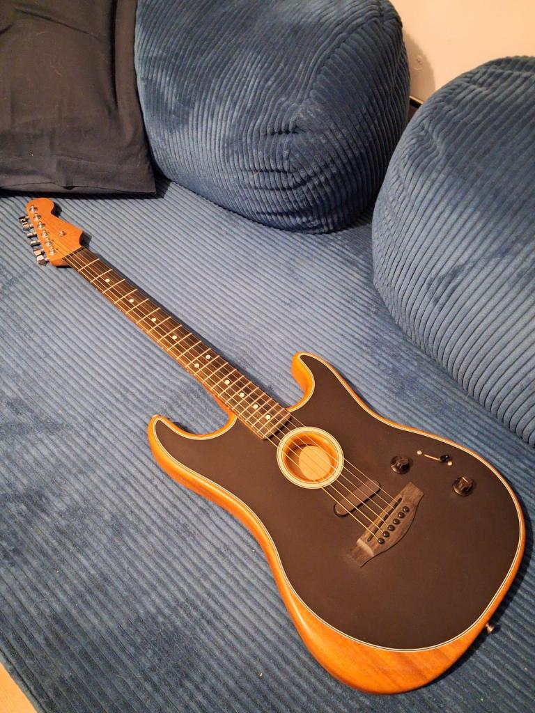 Fender Strat Acoustasonic 