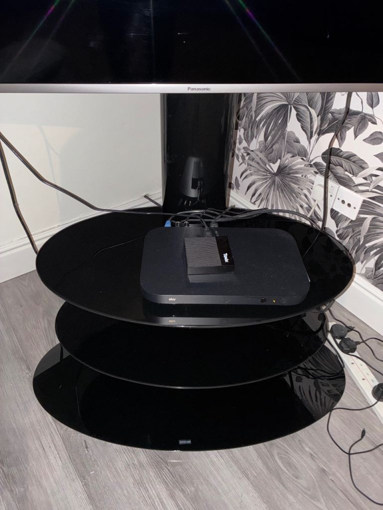 55” Panasonic smart tv with stand