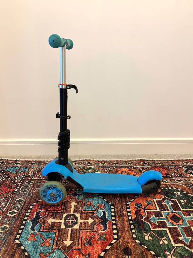 Kids 3-Wheel Blue Scooter – Adjustable Height – Lean to Steer
