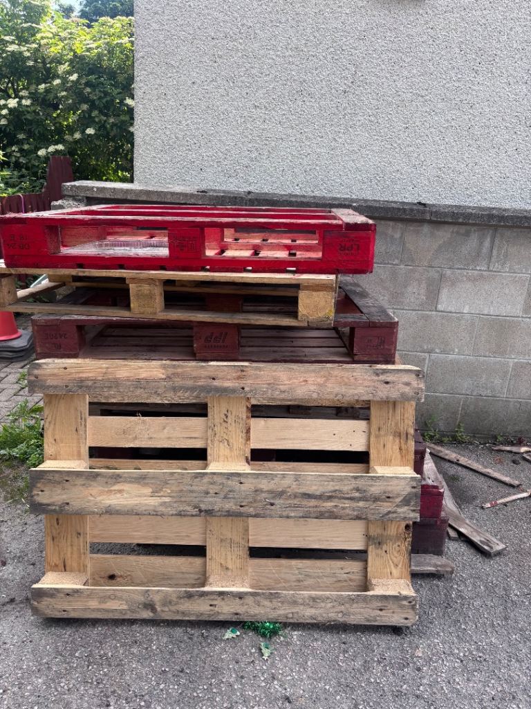 Wooden Pallets – Mixed Colours, Fair Condition