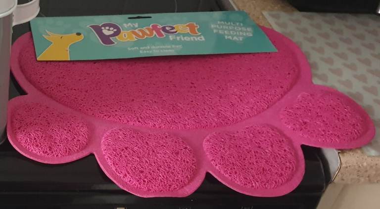 New pet food mat 