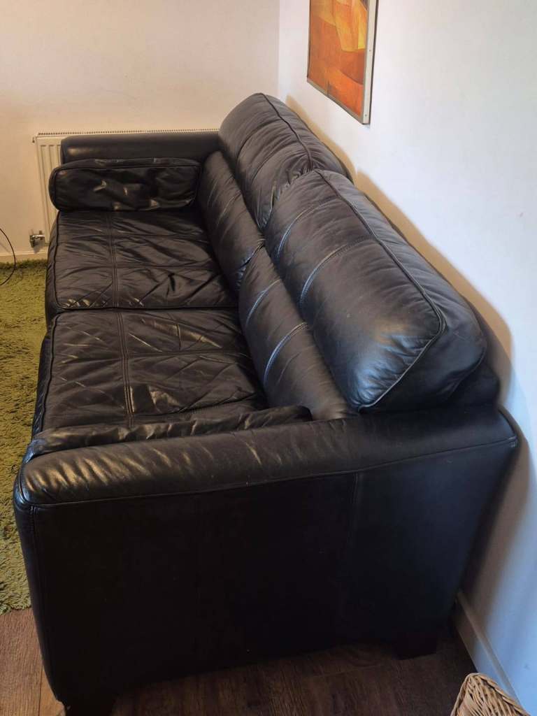 FREE 3 SEAT LEATHER SOFA – MUST COLLECT BY 20TH MAY 2026