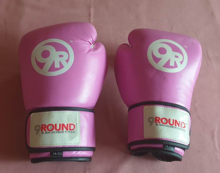 9ROUND 14oz Unused Kickboxing Fitness Boxing Gloves
