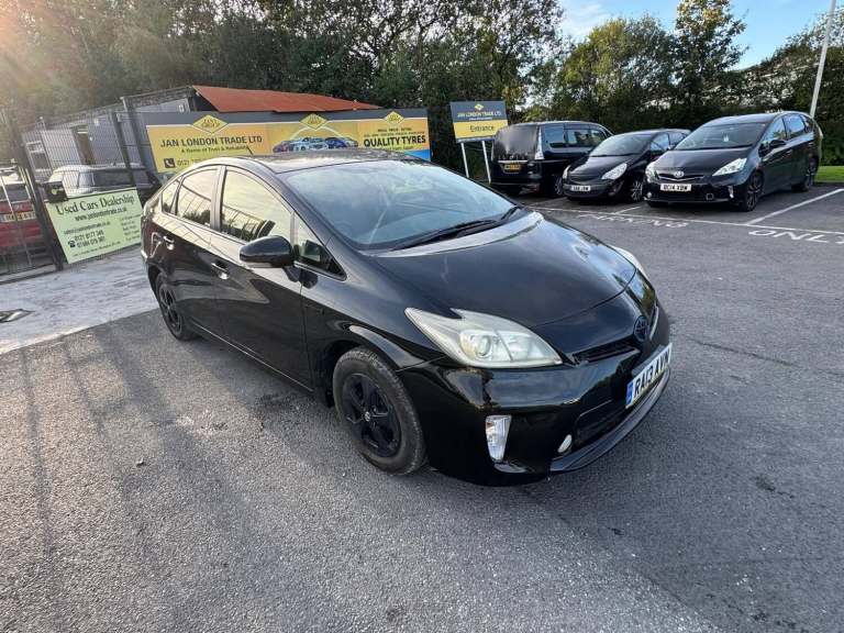 2013 Toyota Prius Toyota Prius Hybrid Petrol Black 2013 5 Seater  1.8L Hybrid