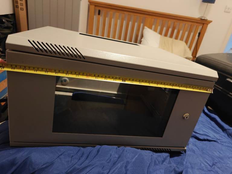19in networking/computing wall mount metal cabinet