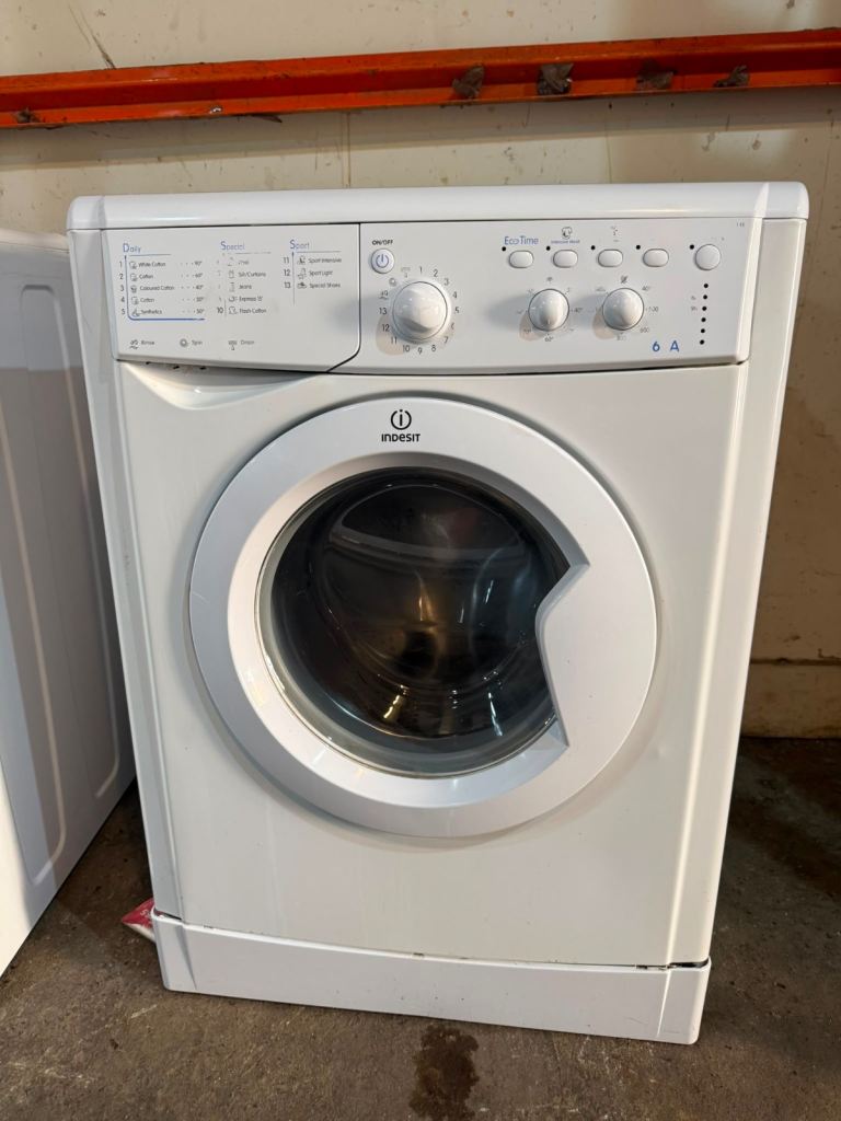 INDESIT 6KG NICE WASHING MACHINE WITH WARRANTY 