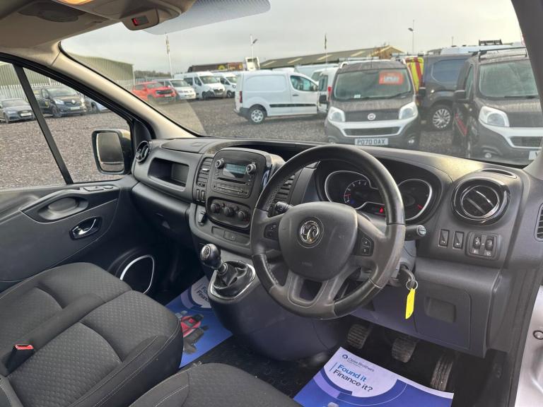2017 Vauxhall Vivaro 1.6 CDTi 2900 BiTurbo ecoTEC Sportive Crew Van L2 H1 Euro 6 (s/s) 5dr (6 Se ...