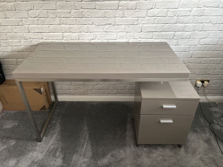 Dwell desk with drawers