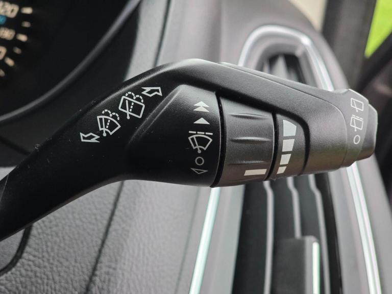 2013 Ford Focus 1.6 Titanium Powershift Euro 5 5dr ESTATE Petrol Automatic