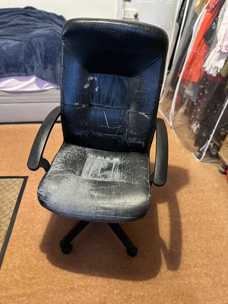 Black Faux Leather Office Chair with Swivel Base and Armrests