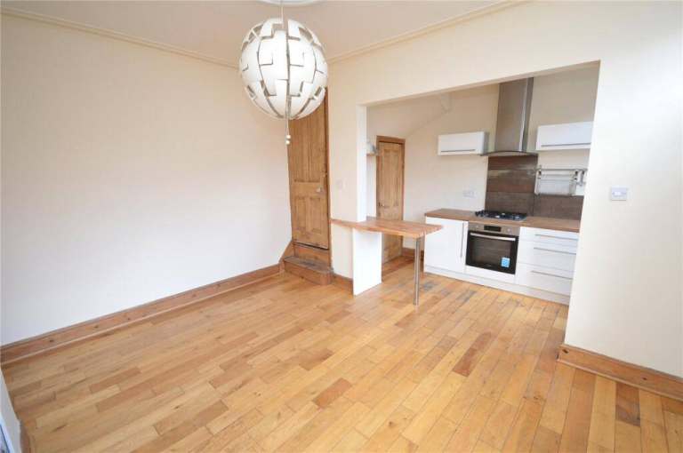 Spacious Two-Bedroom House Available for DSS/housing benefit claimants in Leeds