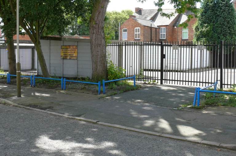 LOCKUP GARAGE STORAGE UNIT TO LET IN SECURE COMPOUND LEICESTER